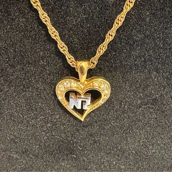 Nina Ricci Gold Heart Necklace - Picture 2 of 5